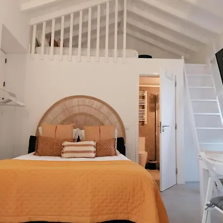 T0 Com Mezanino A Beira-mar *