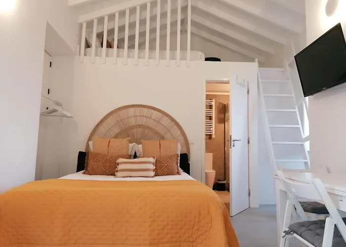 T0 Com Mezanino A Beira-mar *